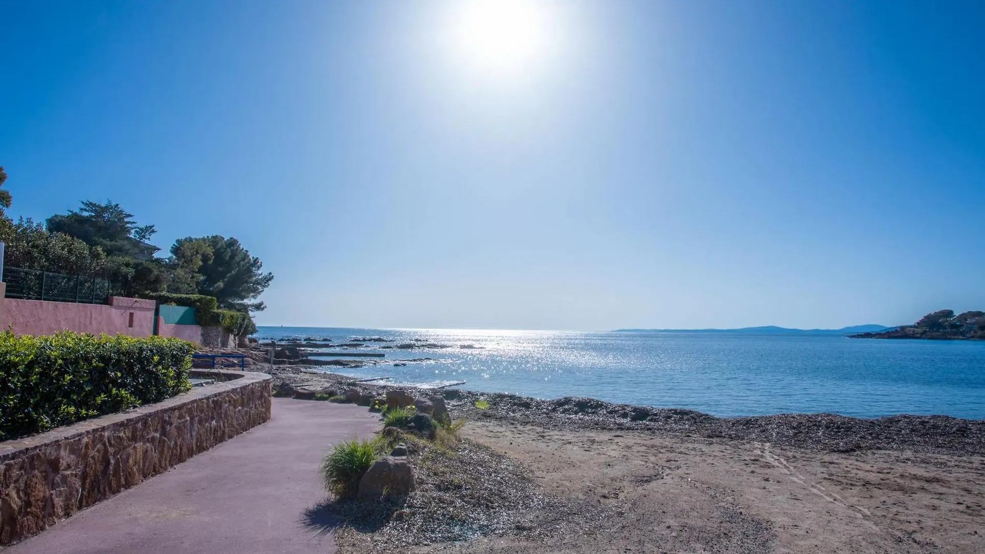 Апартаменты Appartement Saint-Raphael