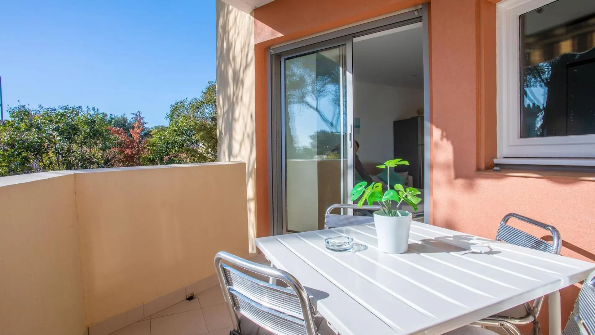 Appartement Saint-Raphael Апартаменты Сен-Рафаэль